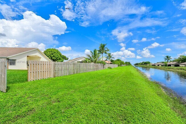 Building Photo - 3104 NW 109th Ave