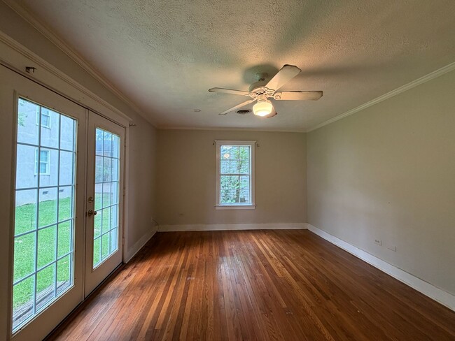 Building Photo - 207 Goodman Pl
