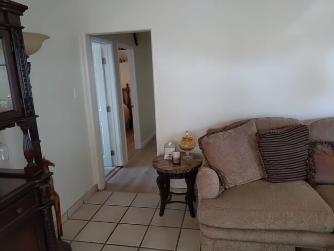 Primary Photo - 1064 W 31st St