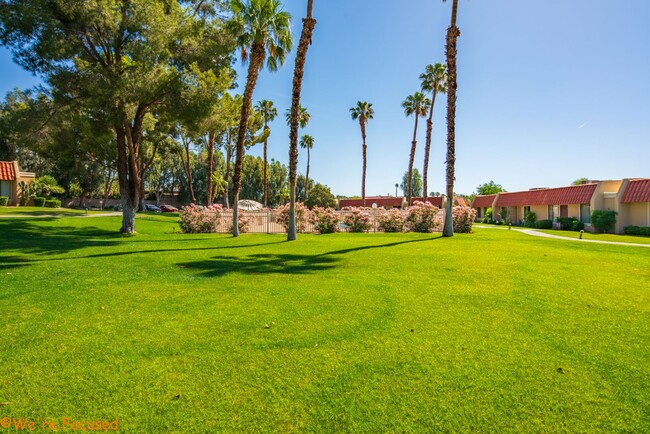 Building Photo - Mountain View Villas