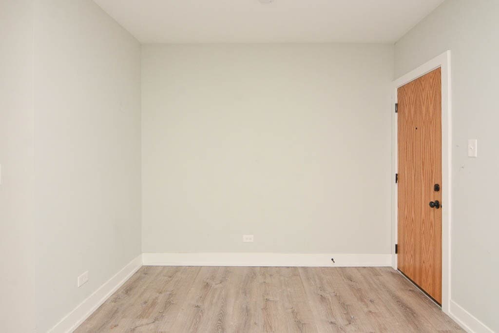 Building Photo - 459 W Belden Ave
