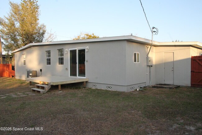 Building Photo - 904 Kensington Dr