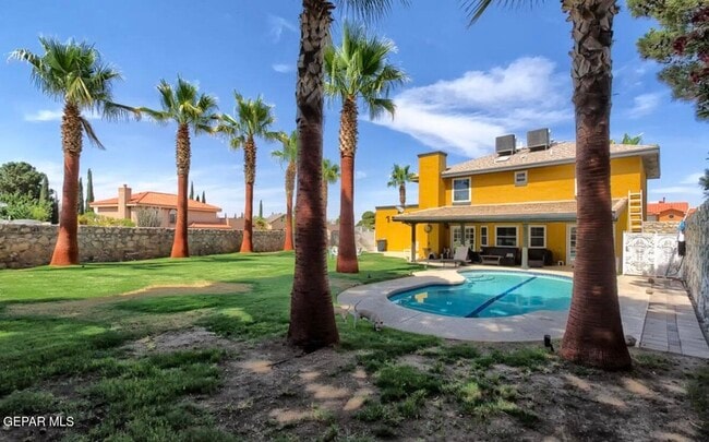 Building Photo - 1933 Gus Moran St