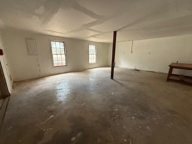 Building Photo - 2073 Highland Ave
