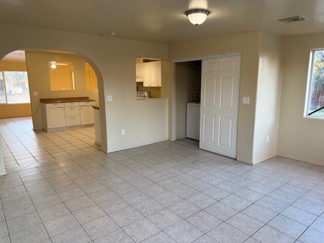 Building Photo - 1212 N Sherry Ave