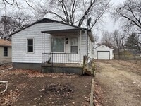 Building Photo - 2 bedroom w garage