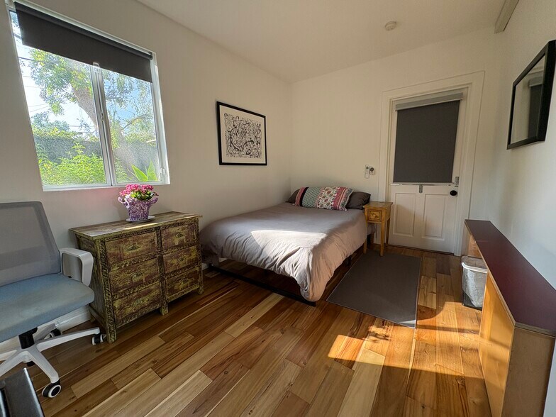 Building Photo - 3139 Veteran Ave