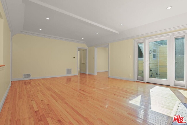 Building Photo - 555 S Westgate Ave