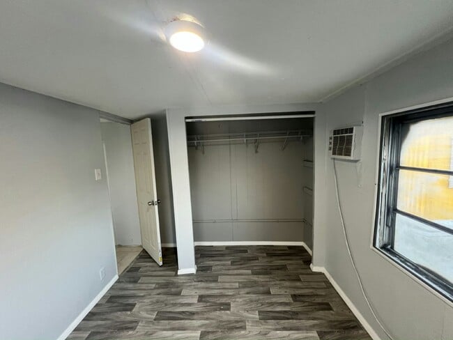 Building Photo - 108 Southland Ct