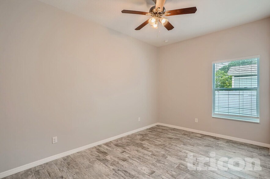 Building Photo - 2704 61st Ave N