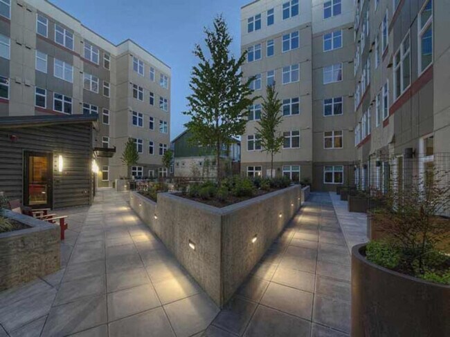 Building Photo - 8200 164th Ave NE