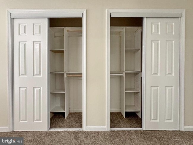 Building Photo - 401 Butternut Ct