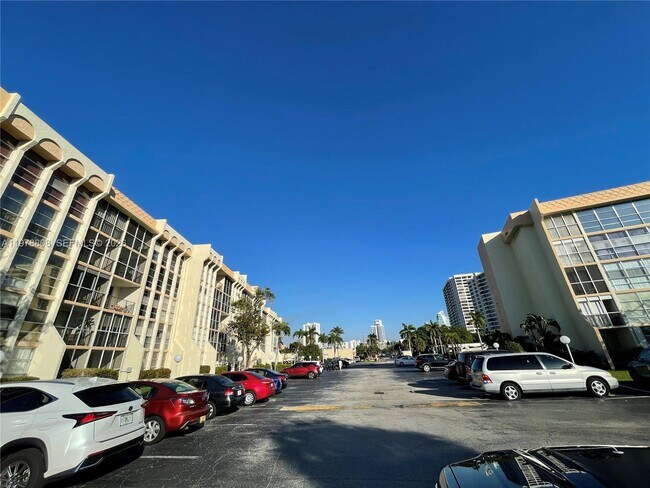 Building Photo - 851 Three Islands Blvd