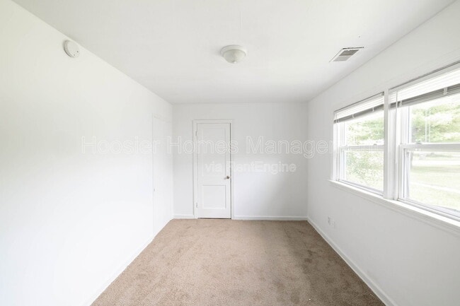 Building Photo - 6119 Nimitz Dr