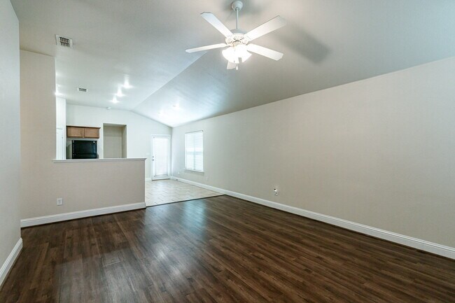 Building Photo - 3/2/2 in cul-de-sac Southwest Lubbock