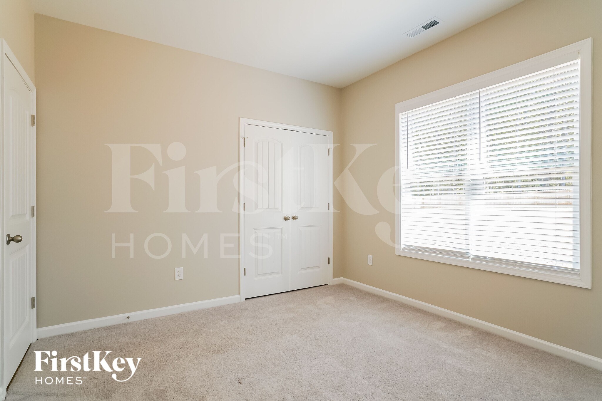 Building Photo - 208 Silverleaf Dr