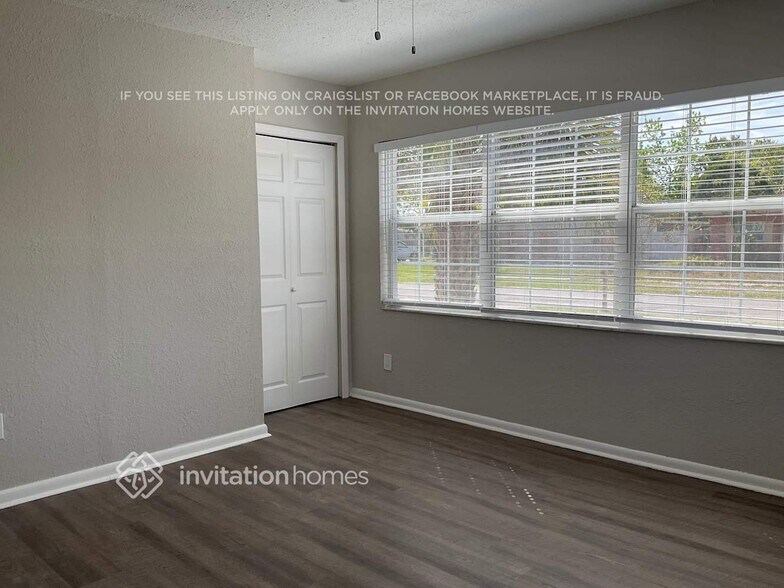 Building Photo - 5603 Santa Monica Dr