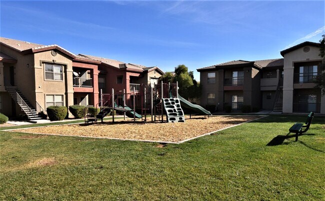 Building Photo - Charming 1 Bedroom Condo close to Durango ...