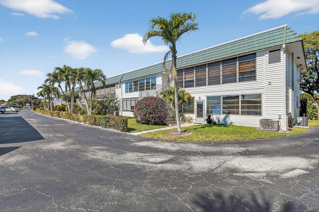 Building Photo - 3150 Meridian Way S