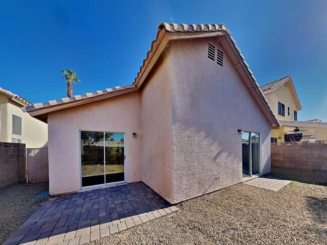 Building Photo - SINGLE FAMILY HOME