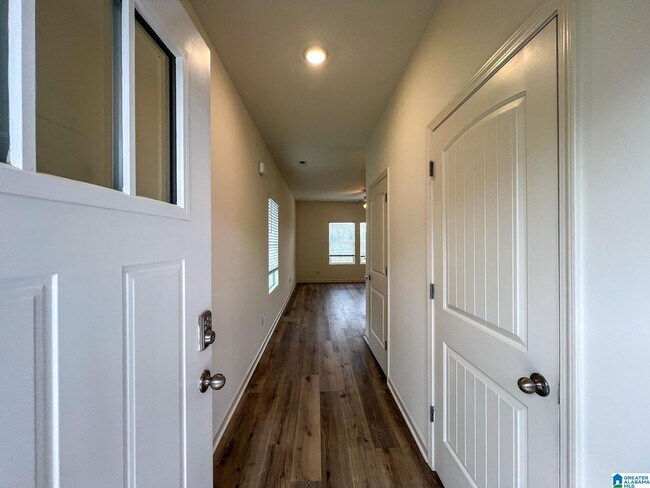 Building Photo - 217 Chelsea Pk Cir