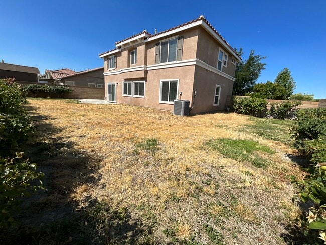 Building Photo - East Palmdale Home