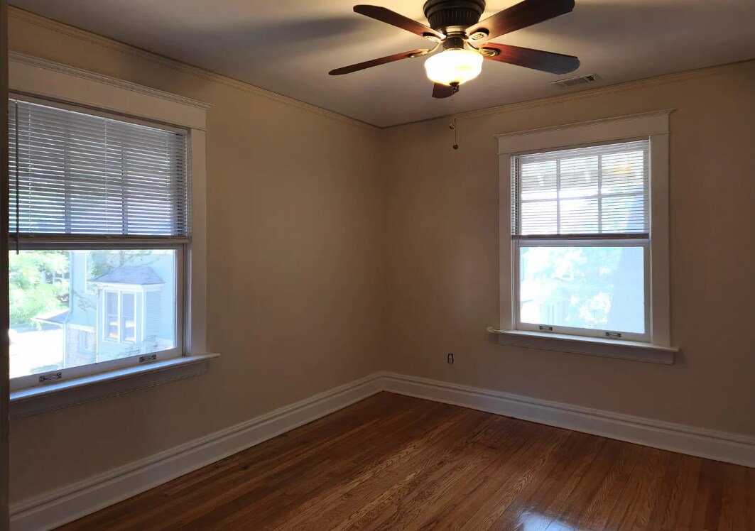 Building Photo - 811 E 39th St