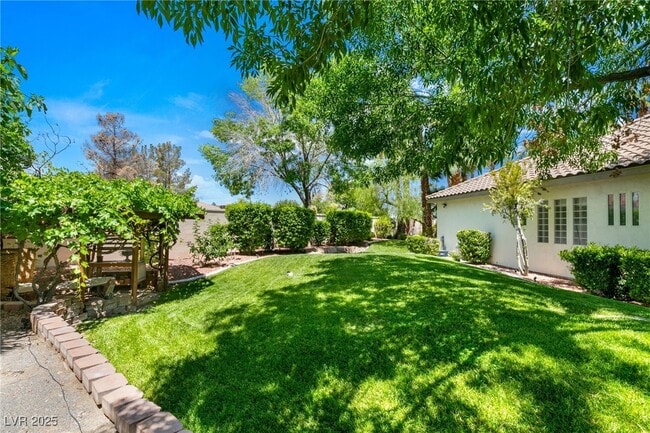 Building Photo - 8211 Windsor Crest Ct
