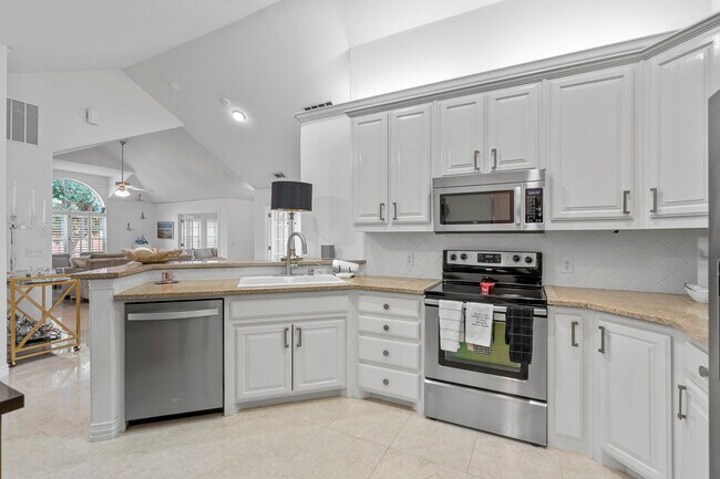 Building Photo - 3100 Camellia Rose Dr