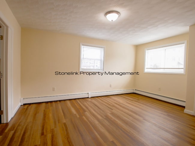 Building Photo - 125 Broad St