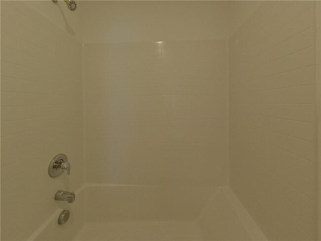 Building Photo - 425 Freeport Wy