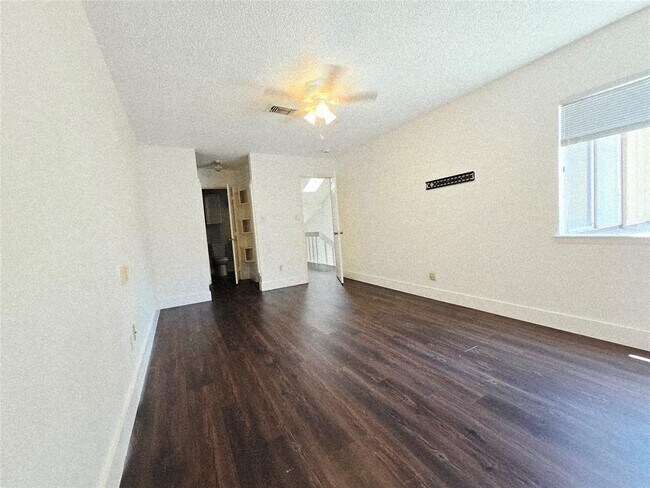 Building Photo - 12625 Newbrook Dr