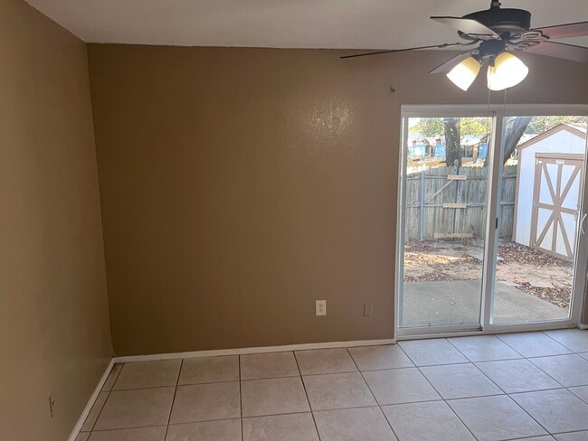 Building Photo - 312 Spring Branch Ln