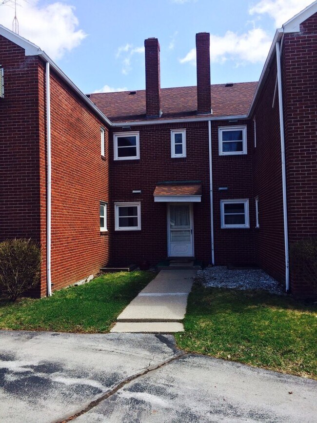 Building Photo - 2127 Collinway St