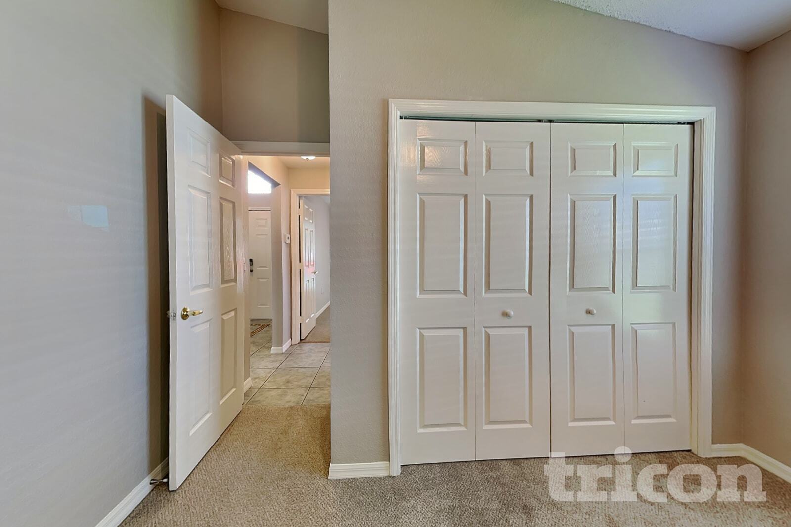 Building Photo - 7641 Manor Dr