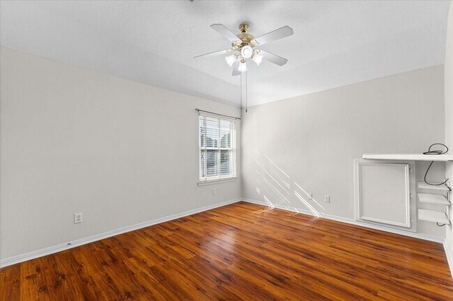 Building Photo - 9406 Laurel Wind Ct