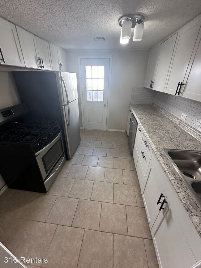 Building Photo - 3 br, 1 bath House - 806 S Beverly Dr