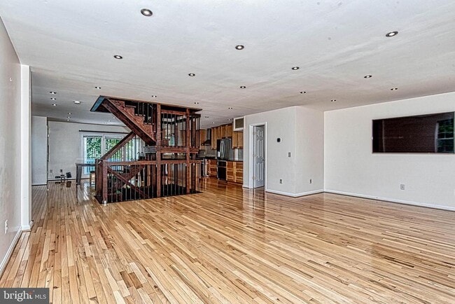 Building Photo - 9400 Van Arsdale Dr