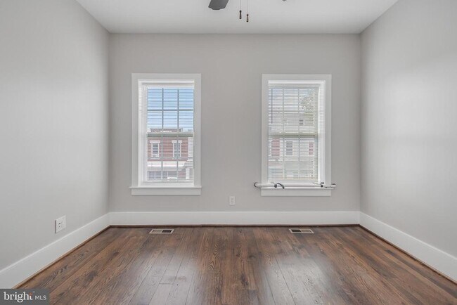 Building Photo - 635 20th St NE