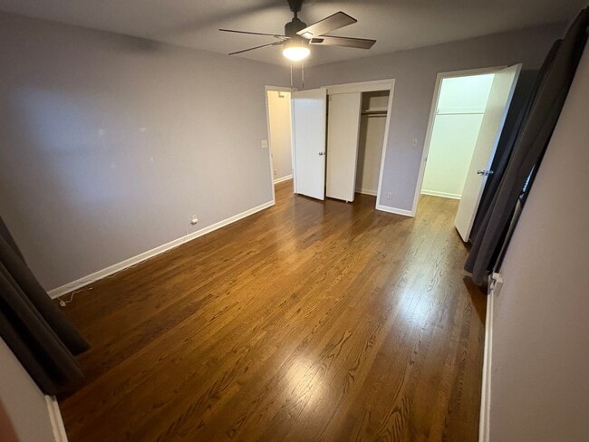 Building Photo - Do NOT Miss this Great Grandview Home!-3 Bed / 2 Bath Split-Entry on a Huge Corner Lot w/ Fenced ...