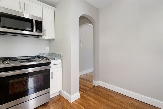 Building Photo - 25 Paragon Rd