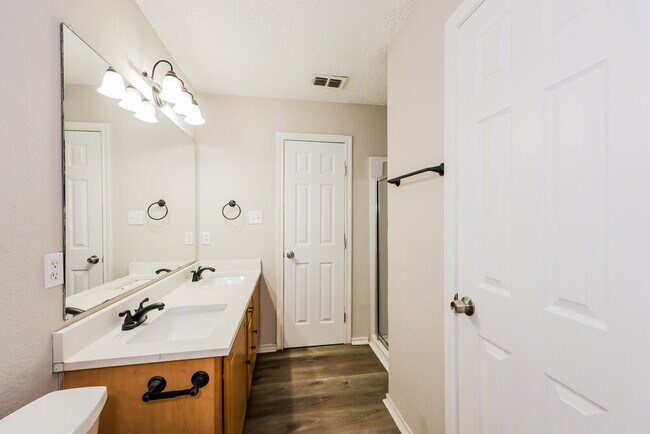 Building Photo - 6841 Prairie Hill Rd N