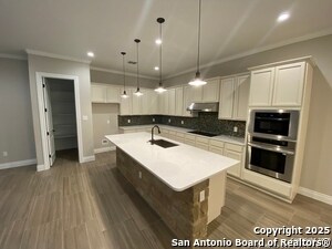 Building Photo - 4803 Viewcrest Rd