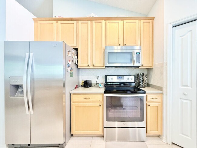 Building Photo - 854 Addison Dr NE