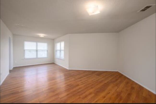 Building Photo - 800 Cormorant Dr