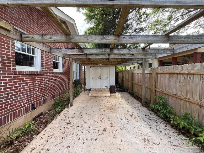 Building Photo - 1721 N 16th Ave