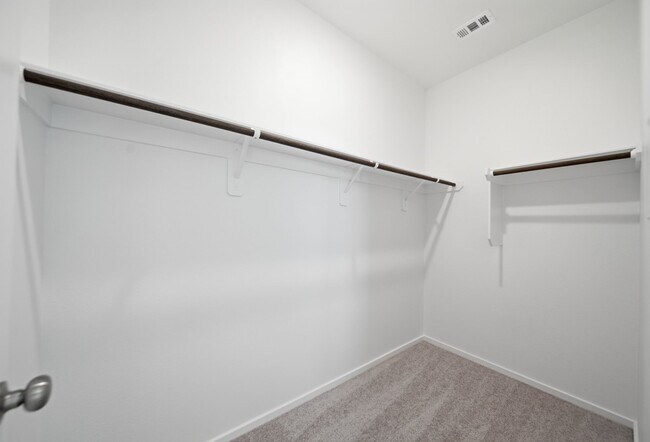 Building Photo - 833 High Mesa Ln