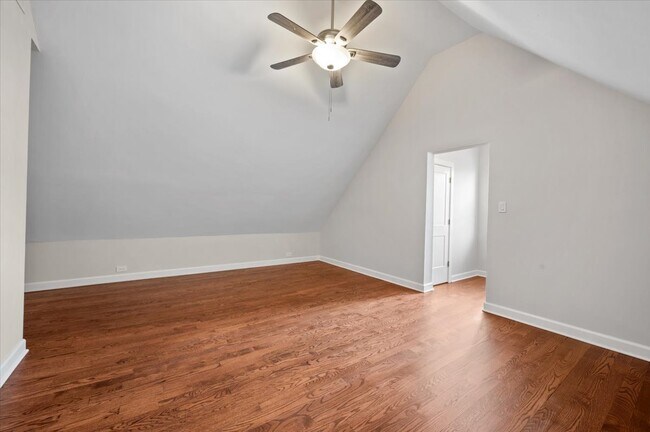 Building Photo - 2939 N Ashland Ave