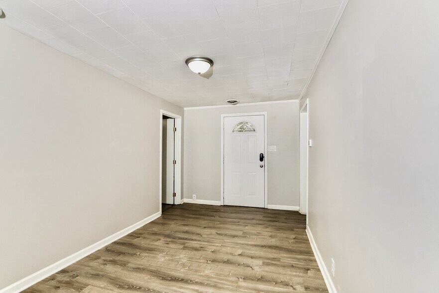 Building Photo - 5533 Cartledge Ct