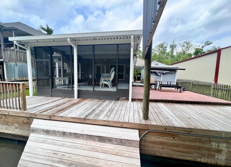 Screened in porch - 23372 Chene Blanc Ln